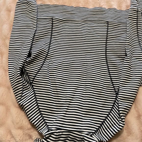Heavy fleece black and white striped Lululemon hoodie - Picture 3 of 3